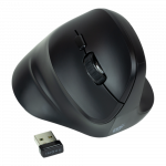 Souris verticale noire avec adaptateur USB, posés sur fond blanc.