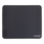 Tapis de souris noir, design minimaliste avec logo discret, posé sur fond blanc.