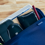 Pochette montrant la possibilité d'insérer des accessoires